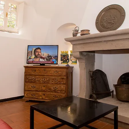 مزرعة للإقامة L' Amandola