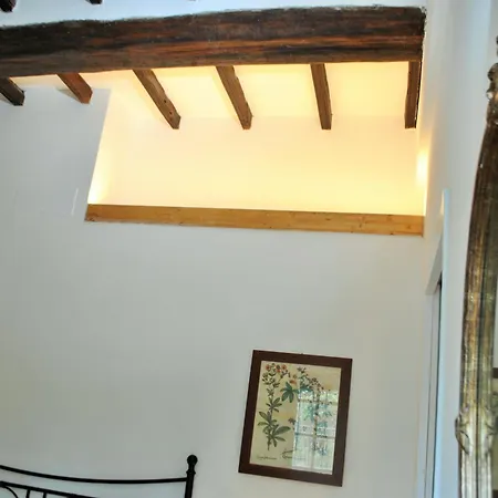 L' Amandola Alloggio per agriturismo *